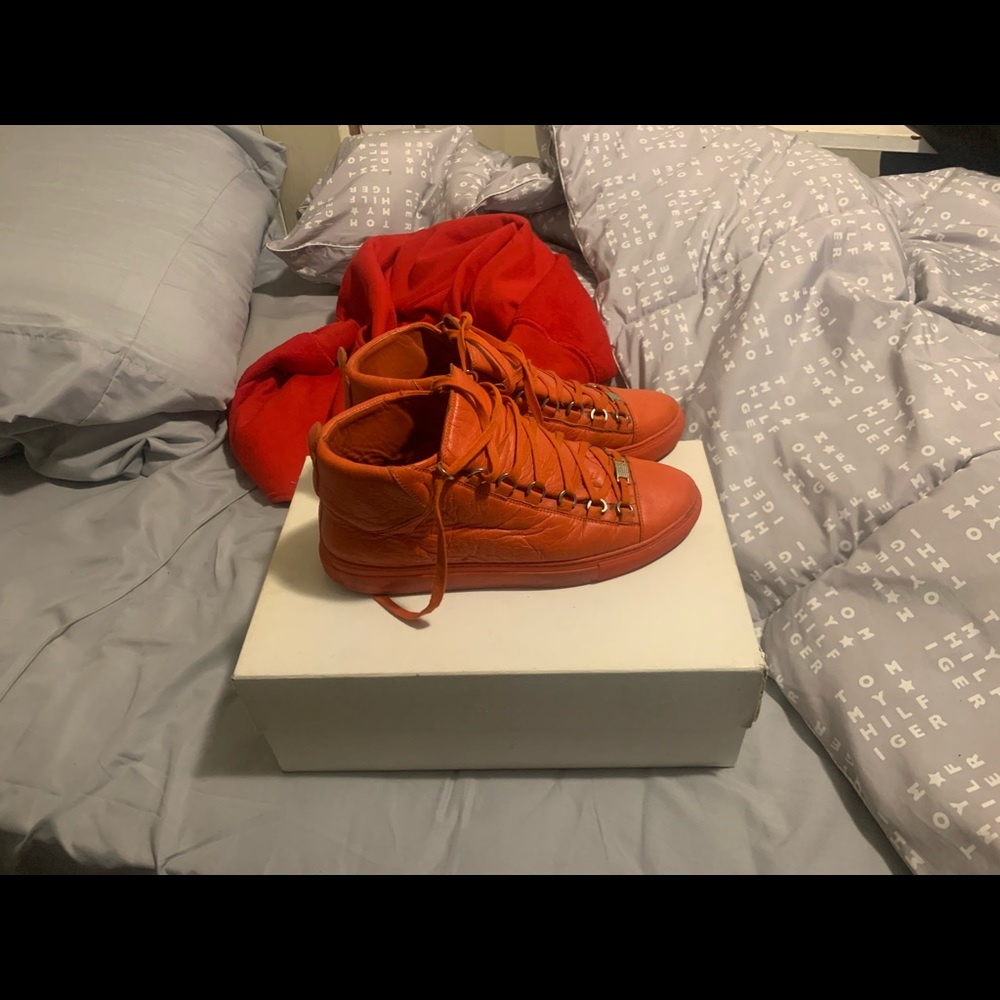Balenciaga orange arena’s